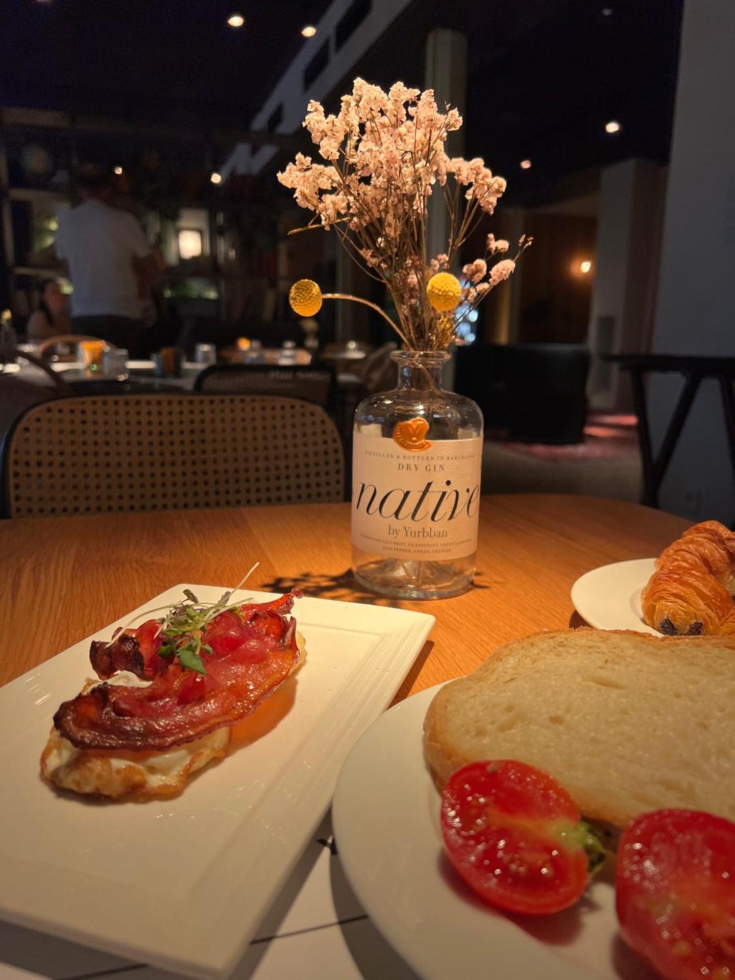 Yurbban Ramblas Boutique Hotel Barcelona Luaran gambar